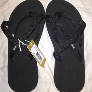 NWT Teva black strappy sandal